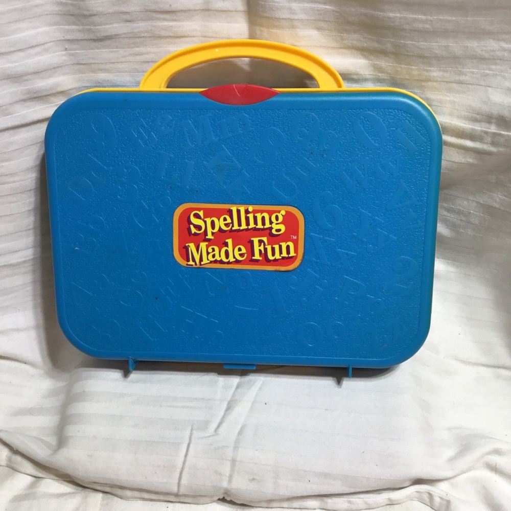 Spelling Made Fun child’s tutor, 90 words, pick the right letters to spell words